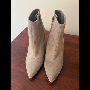 Steve Madden tan suede heeled booties size 5